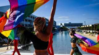 Küba'nın ilk "eşcinsel oteli" yeniden açıldı
