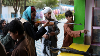 Taliban: Lunaparklarda eğlenebilirsiniz ama üniformasız