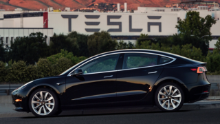 Tesla, 54 bin aracını geri çağırıyor