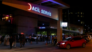 Beşiktaş'ta dur ihtarına uymayan aracın çarptığı 3 polis yaralandı