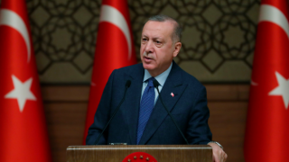 Cumhurbaşkanı Erdoğan'dan şehit yakını ve gazilere Devlet Övünç Madalyası