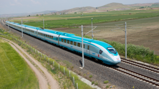İngiltere'den Ankara-İzmir hızlı tren hattı için kredi