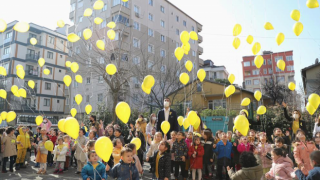 Kartal’da Sarı Balonlar, Kansere Dikkat Çekmek İçin Gökyüzüne Uçtu