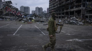NATO: Rus askerleri çekilmiyor, Donbass'a daha güçlü saldıracak