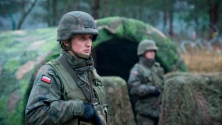 Polonya'nın asker sayısı 300 bine yükselecek