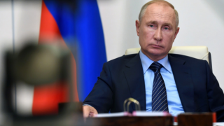 Putin: Enerji ihracatını aynen sürdürüyoruz