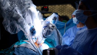 Robotik cerrahi kolon kanseri tedavisinde başarılı sonuçlar sağlıyor