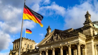 Almanya'dan Rus diplomatlara sınır dışı kararı