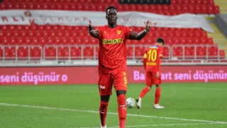Göztepe SK oyuncusu Cherif Ndiaye, Shangai Port'a transfer oldu
