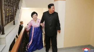 Kuzey Kore lideri Kim Jong Un ünlü haber spikerine lüks ev hediye etti