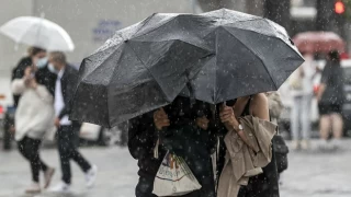 Marmara Bölgesi'ne yarın için şiddetli yağış ve dolu uyarısı