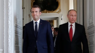 Putin'den yeniden cumhurbaşkanı seçilen Macron'a tebrik mesajı