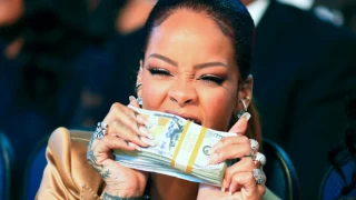 Rihanna Forbes'in milyarderler listesine girdi