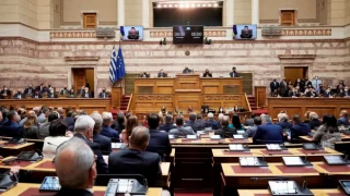 Zelenski'nin Yunan parlamentosundaki konuşması tartışmalara neden oldu