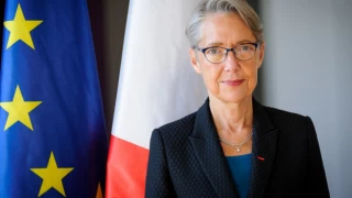 Fransa’da Başbakan Elisabeth Borne oldu