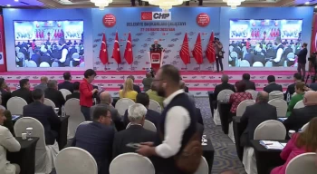 Kemal Kılıçdaroğlu, Van'da CHP Belediye Başkanları Çalıştayı'nda konuştu