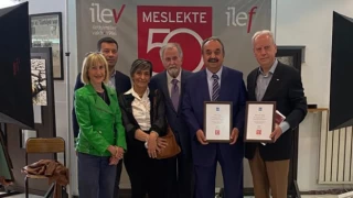 Leyla Emeç Tavşanoğlu’na Meslekte 50. Yıl Onur Ödülü