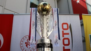Trabzonspor'un şampiyonluk kupası, TFF yetkililerine teslim edildi