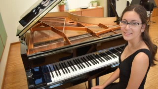 15 yaşındaki Piyanist Ayşe Cemre Ağırgöl’ün büyük başarısı