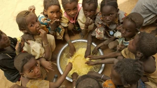 Açlıktan ölmek üzere olan çocuk sayısı 8 milyon