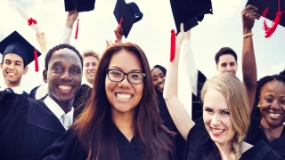 Dünyanın en iyi üniversitelerinden mezun olanlar için İngitere'den vize programı