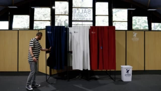 Fransa seçimleri: Macron ve sol ittifak başa baş