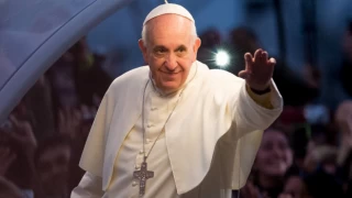 Papa Francesco'nun istifa edeceğine dair söylentiler artıyor