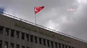 Ankara Cumhuriyet Başsavcılığı, ’Demir Yumruk Operasyonu’ndaki şüpheli ifade ve tutanaklarının FETÖ’ye sızdırıldığı iddiaları ile ilgili olarak soruşturma başlattı