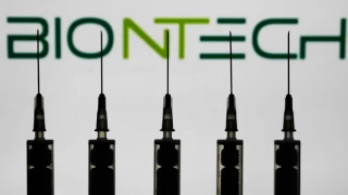 BioNTech, Omicron varyantını hedef alan aşıyı sonbahara çıkarmayı planlıyor