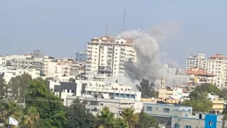 İsrail, Gazze Şeridi'ni vurdu