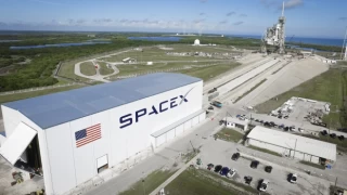 SpaceX dev bir müşteri daha kazanıyor