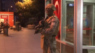 Bakırköy’de hastane önünde silahlı saldırı
