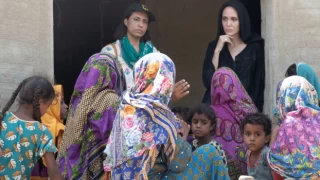 BM İyi Niyet Elçisi Angelina Jolie Pakistan'da