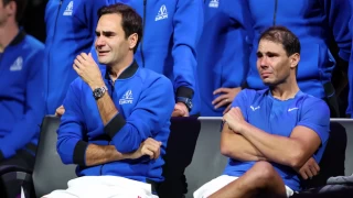 Federer'in vedası gözyaşları eşliğinde oldu