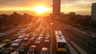 İstanbul'da "uyum haftası" kapsamında okulların açılmasıyla trafik arttı