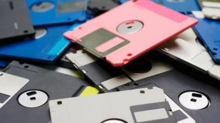 Japonya, disketleri sonsuza kadar yok etmek istiyor