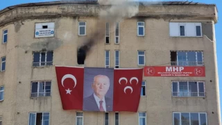 MHP Hakkari İl Başkanlığı'nda yangın çıktı