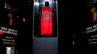 Michael J﻿ordan'ın forması 10.1 milyon dolara satıldı