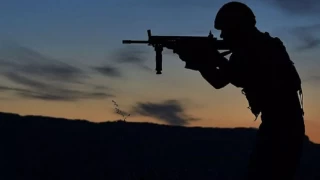 MİT'ten operasyon: Kırmızı bültenle aranan iki PKK'lı, sınır hattında yakalandı