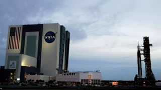 NASA, Ian Kasırgası nedeniyle uzay aracını ve roketi hangarlara çekti