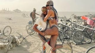 Şeyma Subaşı ve Meedo, Burning Man'e katıldı