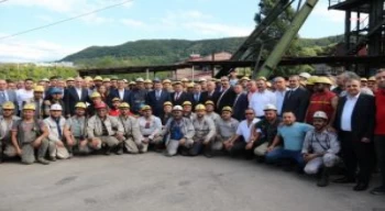 Bakan Fatih Dönmez’in 20 gün önce Amasra’da bugün patlamanın meydana geldiği taşkömürü maden ocağını ziyaret etmişti