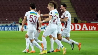 Başakşehir ilk yenilgisini, Sivasspor ilk galibiyetini aldı