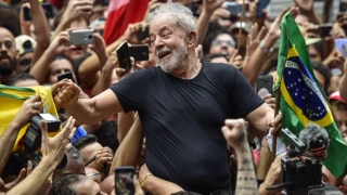 Brezilya'da seçimin kazananı solcu lider Lula da Silva
