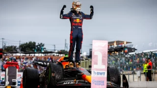 F1’de Hollandalı Max Verstappen, ikinci kez dünya şampiyonu oldu