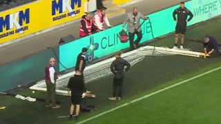 Hull City-Birmingham maçında "kale direği" krizi