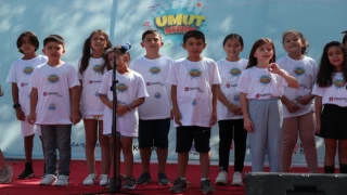 Kelebek Kids çocukları, hayvanlar için şarkı söyledi
