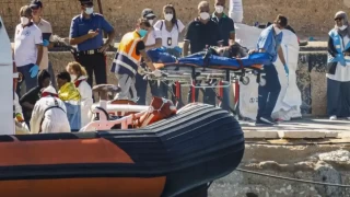 4 yaşındaki çocuk ailesi olmadan tekneyle Tunus'tan İtalya'ya gitti