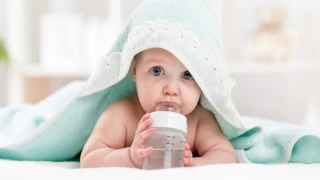 Bebeklere ne zaman su verilir?