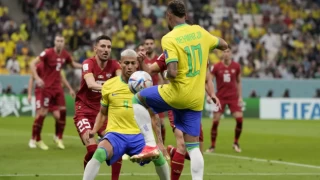 Brezilya, Sırbistan'ı 2 golle geçti